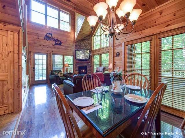 Building Photo - 1705 Smoky Hills Dr