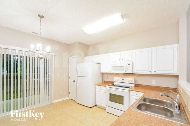 Foto del edificio - 125 N Honey Springs Ave