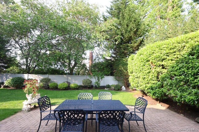 Foto del edificio - 757-757 Leslie Ln