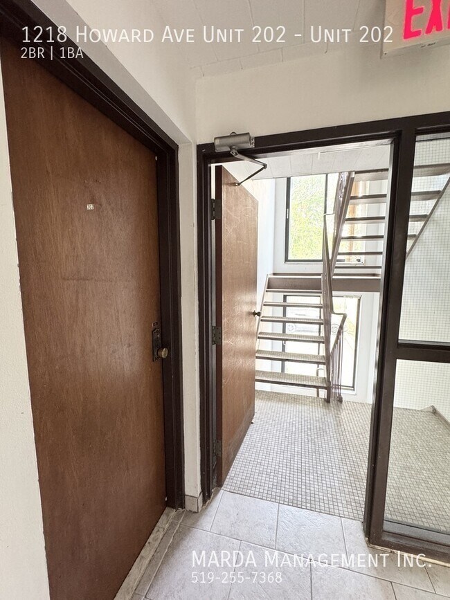 Photo du bâtiment - SPACIOUS 2 BED/1BATH W/ BALCONY ON HOWARD & GILES + HYDRO