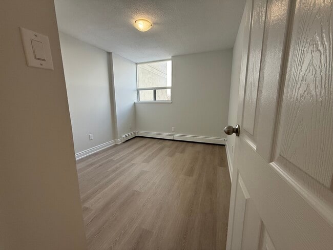 Building Photo - Wallace Pines