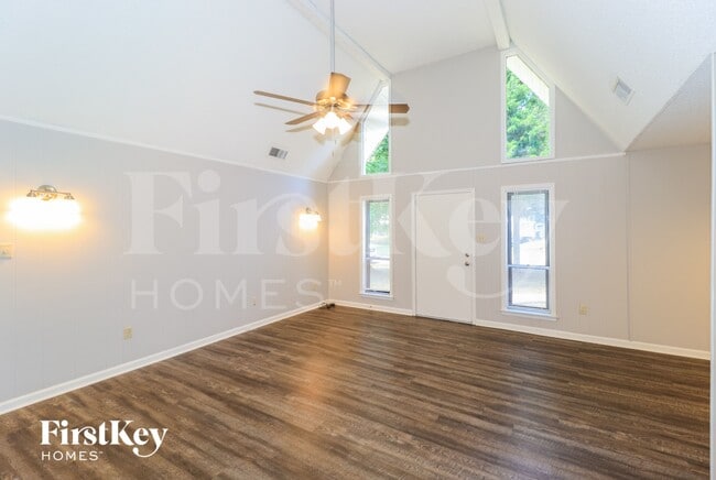 Foto del edificio - 6041 Colonyhill Dr