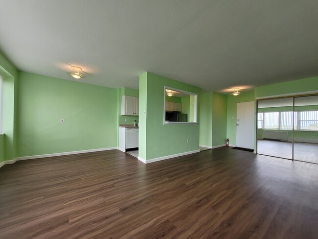 Building Photo - 1200 Marlton Pike E