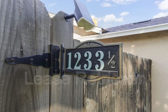 Foto del edificio - 1233 Fulton St