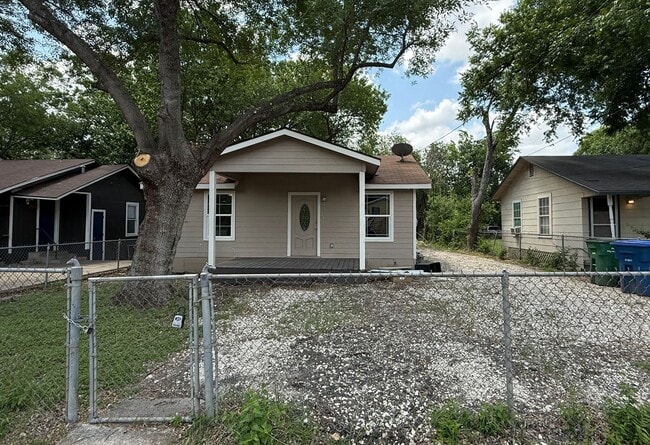 Building Photo - 520 W Mayfield Blvd