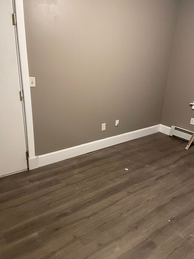 Bedroom - 17 Blake St Apartments