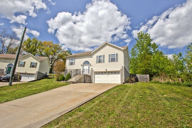 Building Photo - MOVE-IN READY RENTAL!