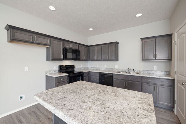 Foto del edificio - Three bedroom duplex available in Republic!