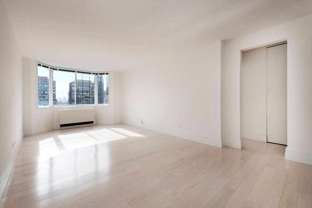 Primary Photo - 429 E 52nd St