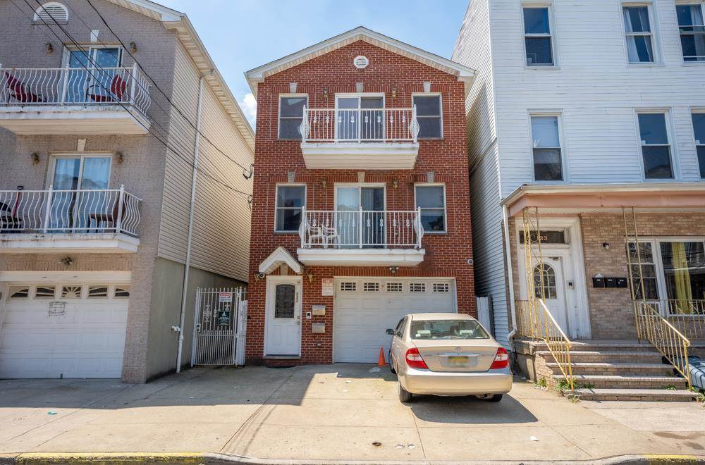 Primary Photo - 131 South St