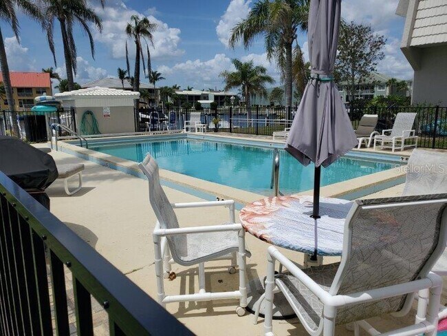 Building Photo - 3233 Woodthrush Dr