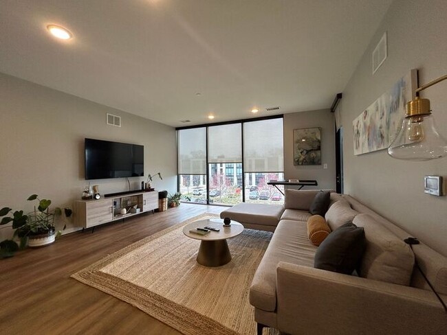 Building Photo - $2,400 | 2 Bedroom, 2 Bathroom Partially F...