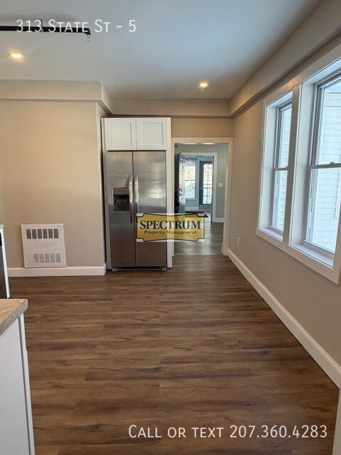 Building Photo - 313 State St