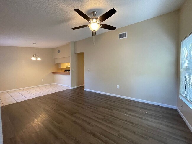 Building Photo - 2 br, 2 bath House - 1908 Crystal Grove Dr
