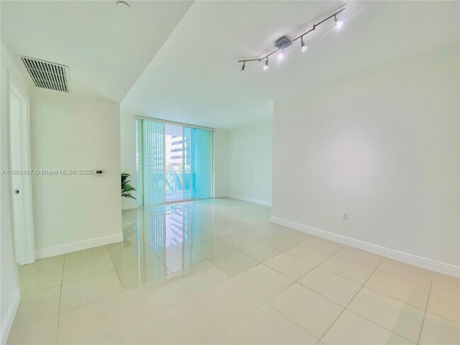 Foto del edificio - 950 Brickell Bay Dr