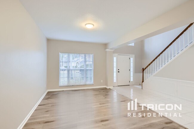 Building Photo - 832 Garden Glen Loop
