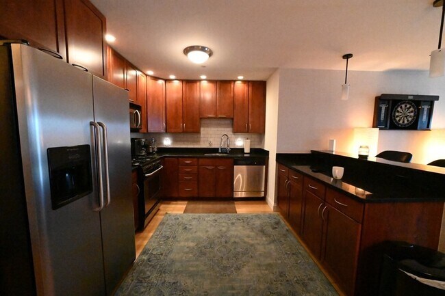 Foto del edificio - 321 W 3rd St