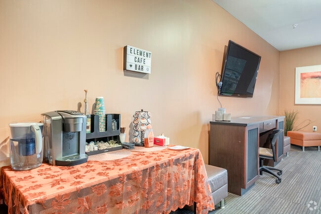 Lounge - Cafe Bar - Element Apartments