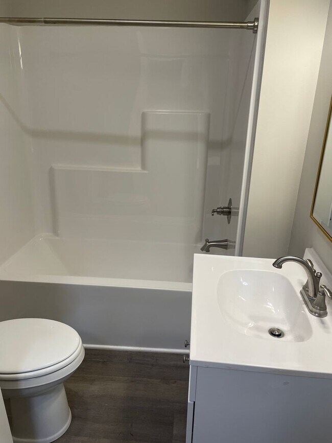 Foto del edificio - 715 Newton St