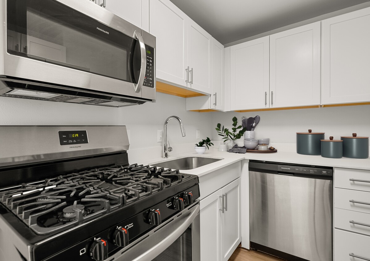 Cocina moderna - Station Five Townhomes