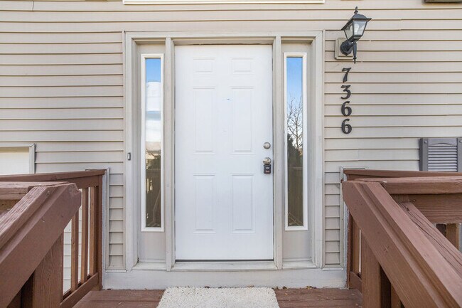Foto del edificio - 7366 Maplelawn Dr