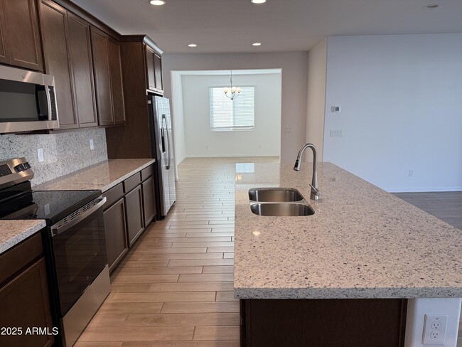 Foto del edificio - 10270 W Indianola Ave