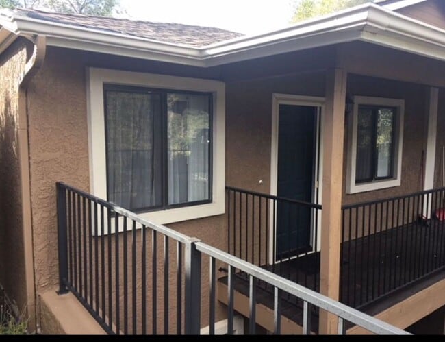 Building Photo - 2 Bedroom, 2 Bathroom Condo for Rent Near Downtown Prescott!