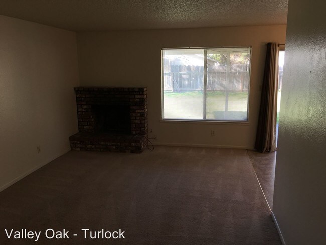 Foto del edificio - 407 W Tuolumne Rd