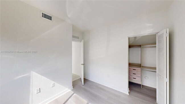 Foto del edificio - 14546 SW 260th St