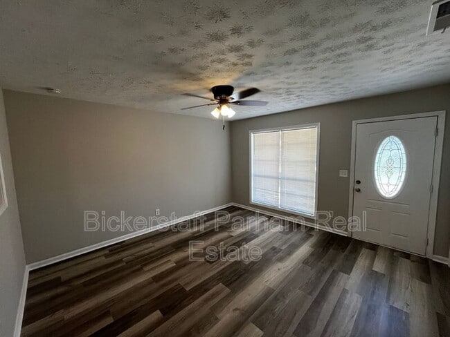 Building Photo - 2726 Vultee Dr