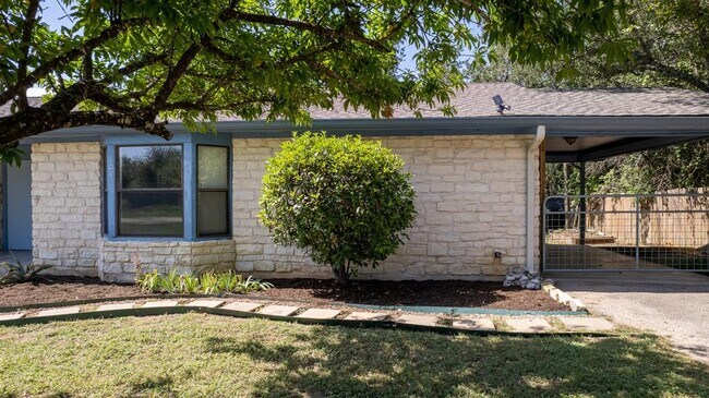 Building Photo - 104 Grand Prairie Cir