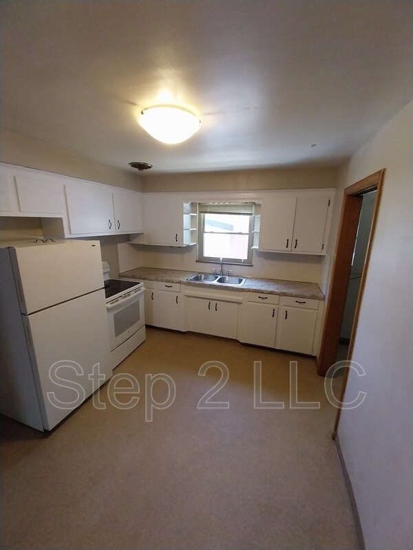 Foto del edificio - 7384 Pearl Rd