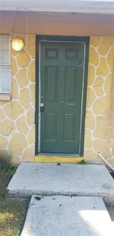 Building Photo - 5121 E Seneca Ave