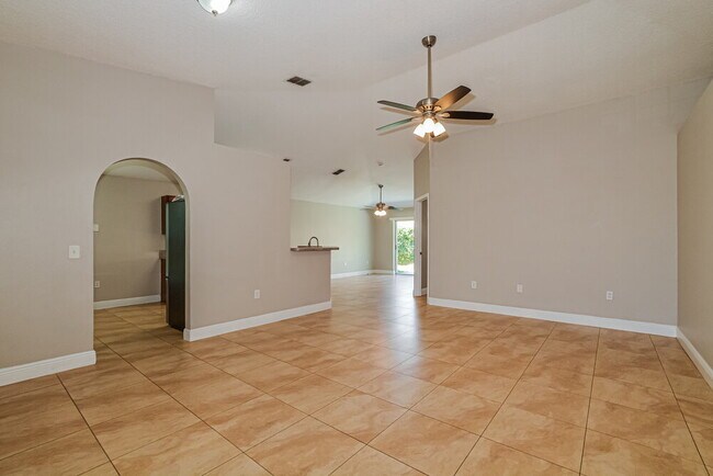 Building Photo - 457 Regal Downs Cir