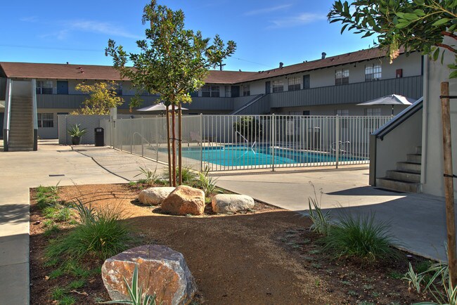 Building Photo - 6520 Beadnell Way