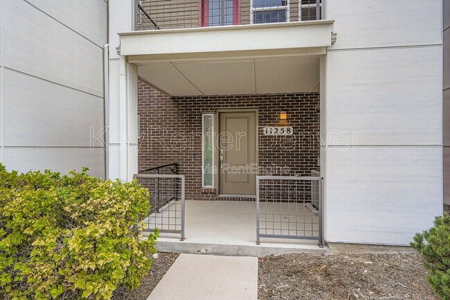Foto del edificio - 11258 Uptown Ave