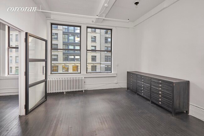 Building Photo - 134 W 26th St