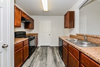 Building Photo - 5843 Northern Oak St