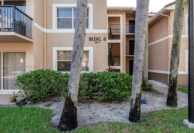 Foto del edificio - 8871 Wiles Rd