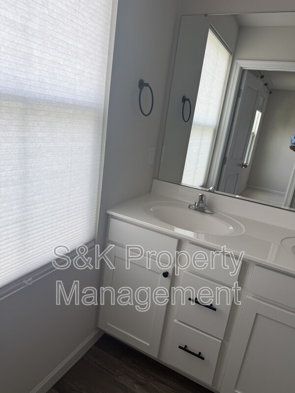 Foto del edificio - 112 Overstreet Ct