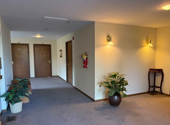 Foto del edificio - 7420 Grand Ave