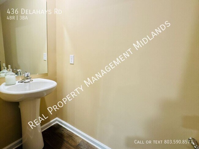 Foto del edificio - 436 Delahays Rd