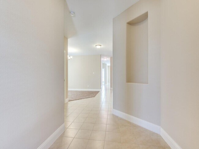 Building Photo - 15621 Renshaw Wy