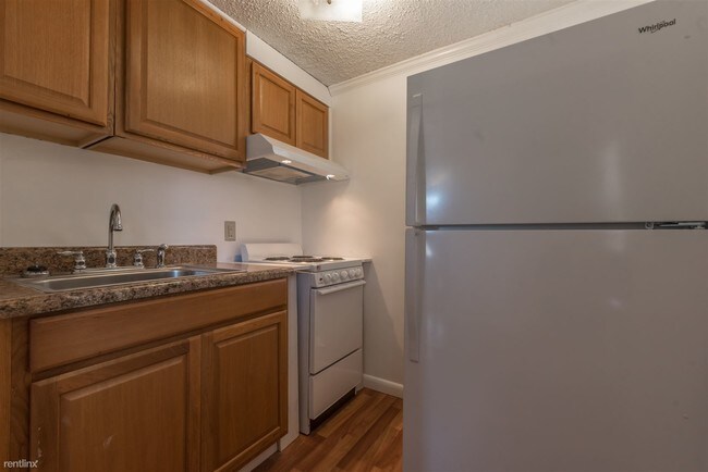Building Photo - 1 br, 1 bath House - 116 Moore St