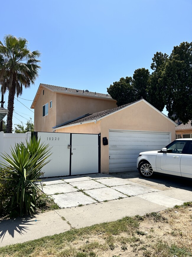 Building Photo - 6724 Nestle Ave