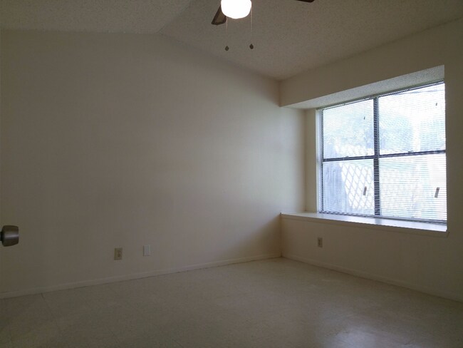 Plano llano - 2521 Corian Glen Dr
