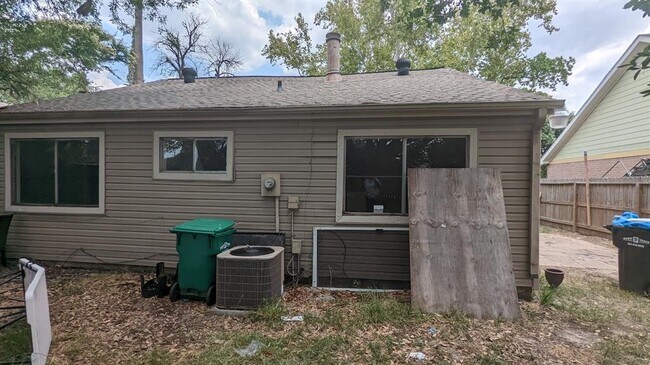 Building Photo - 13311 Blazey Dr