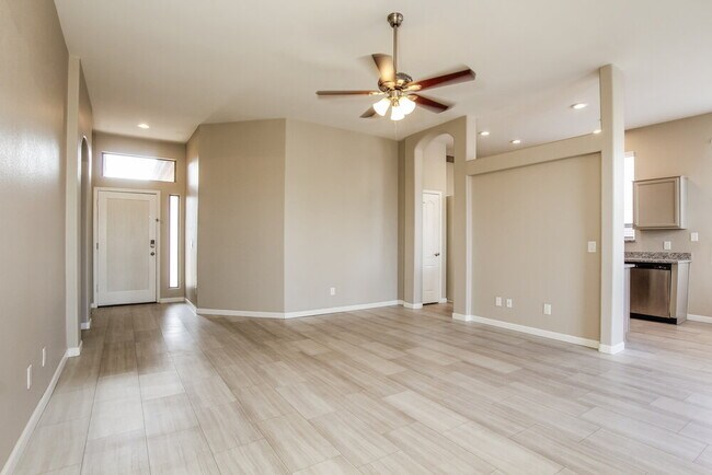 Foto del edificio - 6482 W Matilda Ln