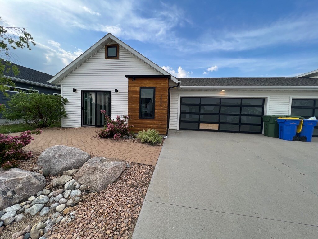 2517 Dean Ct, Brookings, SD 57006 House Rental in Brookings, SD