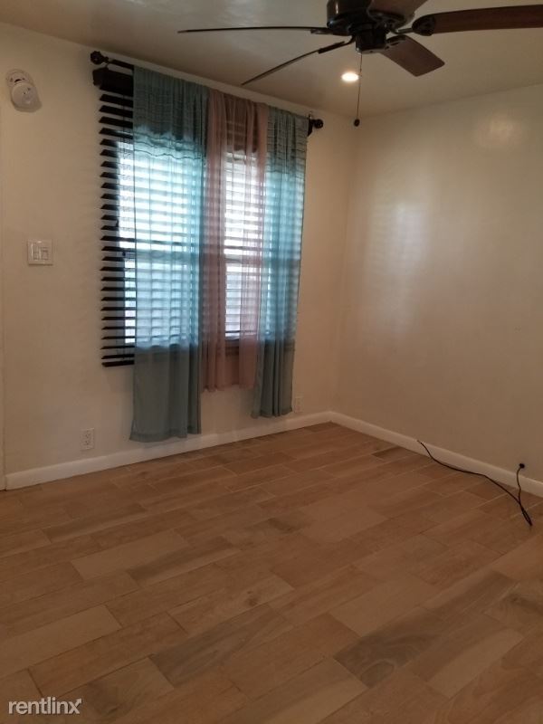 Building Photo - Studio, 1 bath Apartment - 1317 Termino Ave